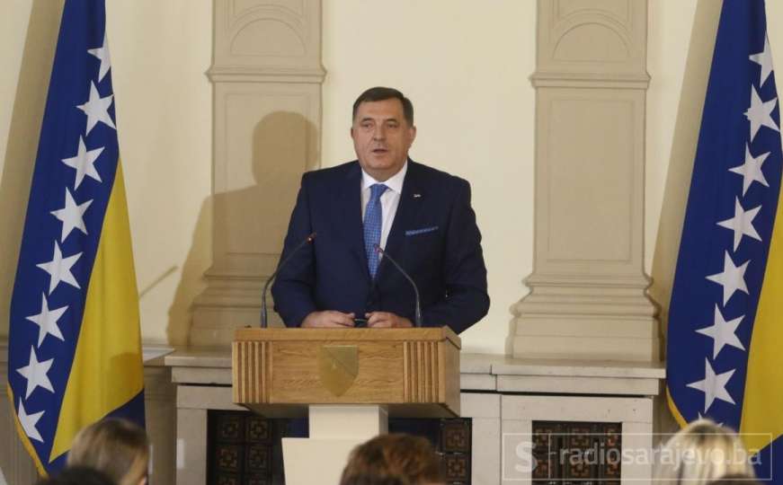 Priča ista, dan 24. od ulaska u Predsjedništvo: Šta je Dodik danas izjavio o zastavi